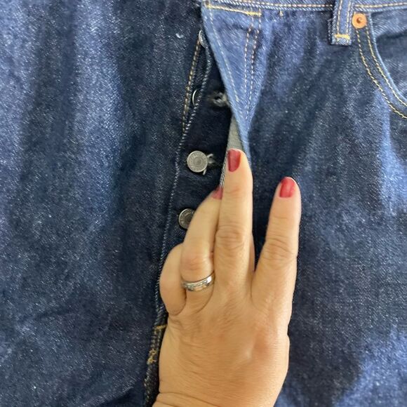 501 Levi’s Distressed Jean Shorts sz 40x30 - Picture 4 of 4